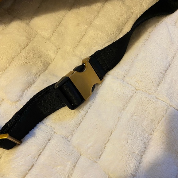 Guess Scalia Smart Belt Bag - Picture 5 of 5